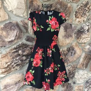 B. Darlin lovely short sleeve dress